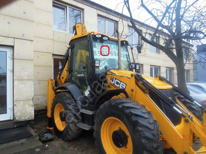 JCB 3cх - 4сх  стекло лобовое верхние  (Триплекс) с шелкографией