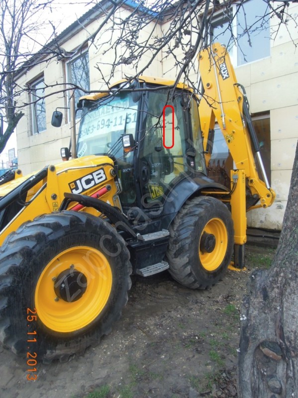 JCB 3cх - 4сх  Стекло дверное (левое)